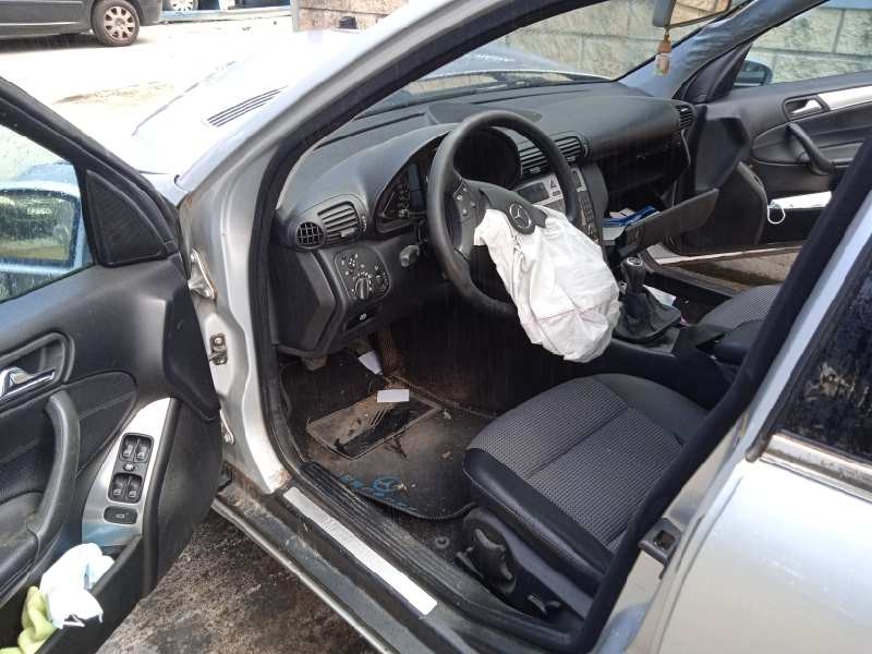 mercedes-benz clase c (w203) berlina del año 2005