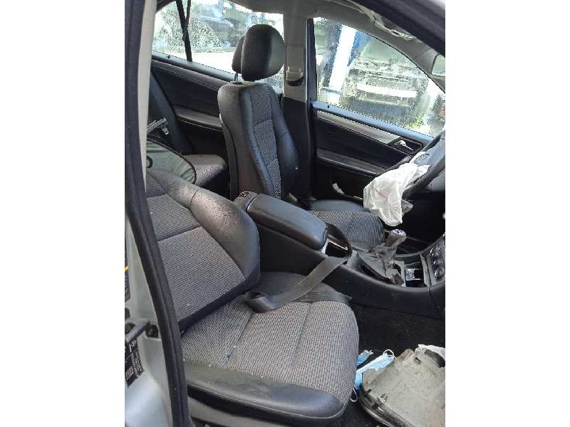 mercedes-benz clase c (w203) berlina del año 2005