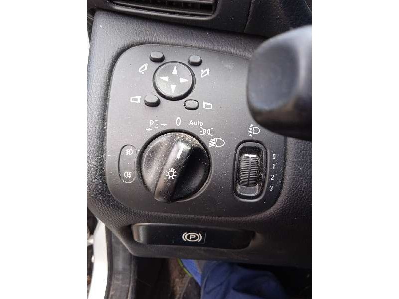 mercedes-benz clase c (w203) berlina del año 2005