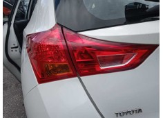 toyota auris del año 2014 2