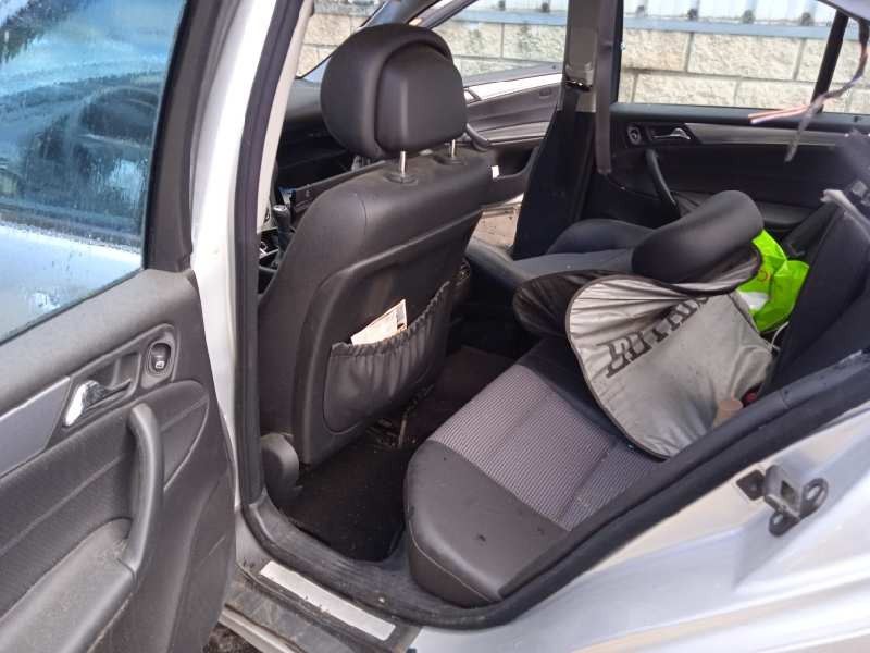 mercedes-benz clase c (w203) berlina del año 2005