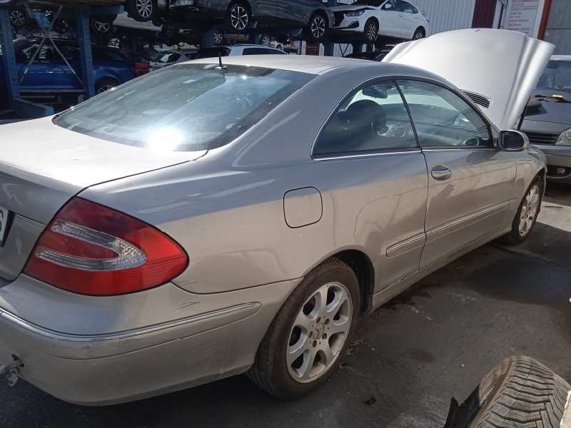 mercedes-benz clase clk (w209) coupe del año 2003
