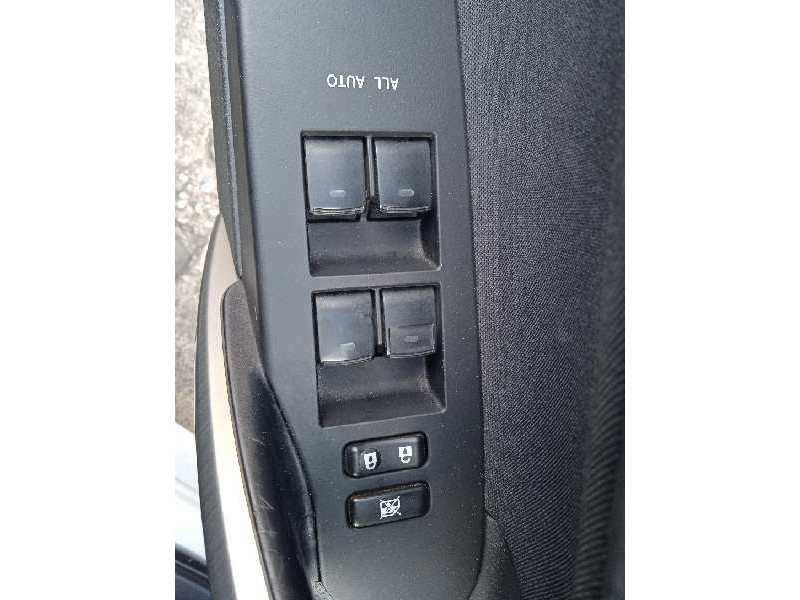 toyota auris del año 2014