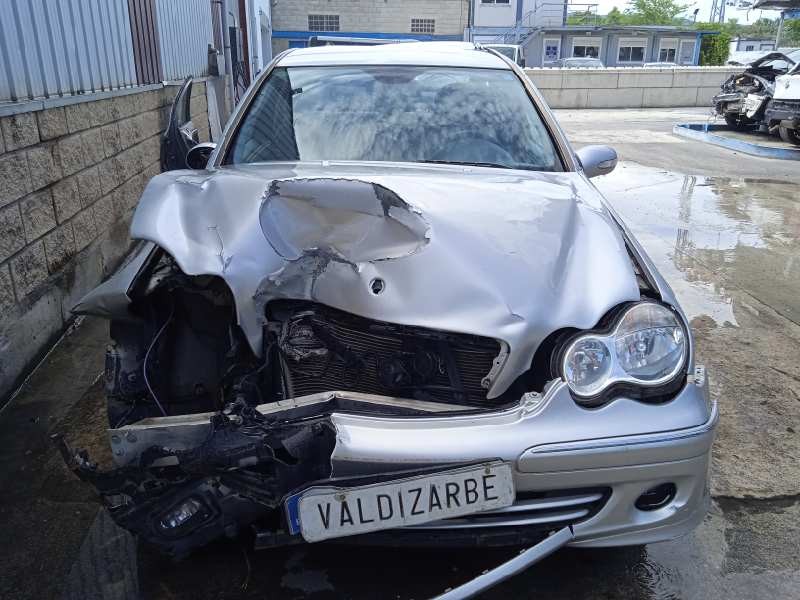 mercedes-benz clase c (w203) berlina del año 2005