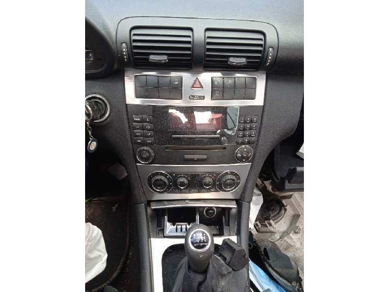 mercedes-benz clase c (w203) berlina del año 2005