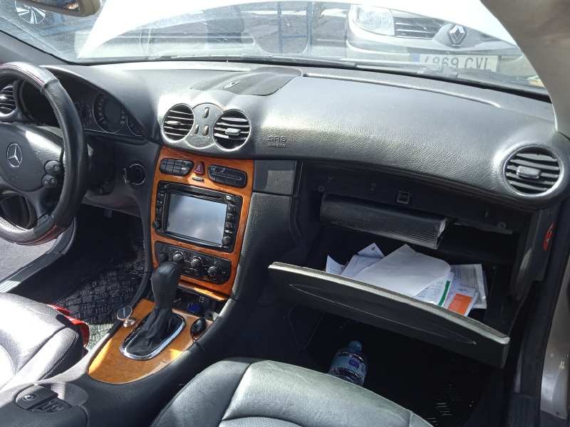 mercedes-benz clase clk (w209) coupe del año 2003
