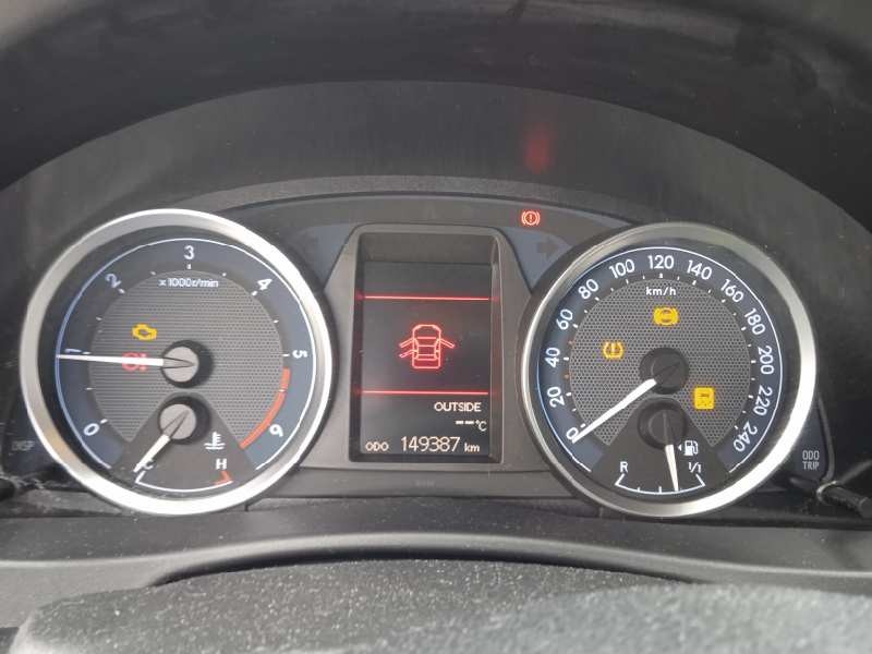 toyota auris del año 2014