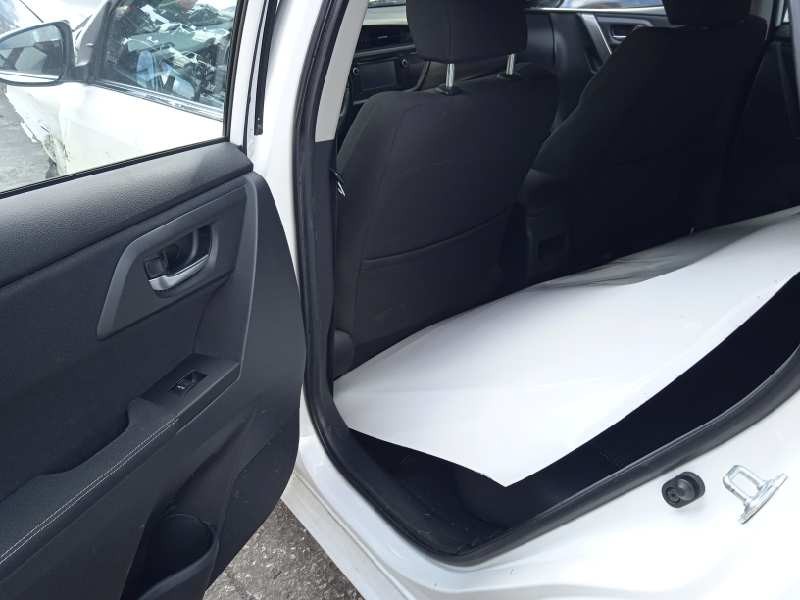 toyota auris del año 2014