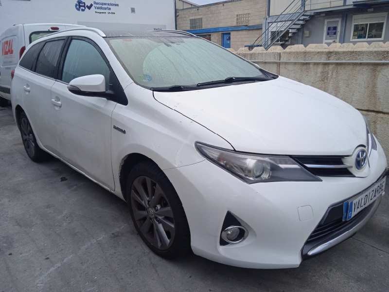 toyota auris del año 2014
