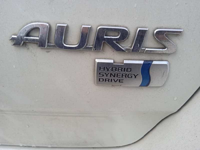toyota auris del año 2014