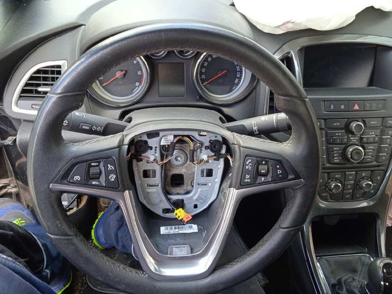 opel astra j lim. del año 2014