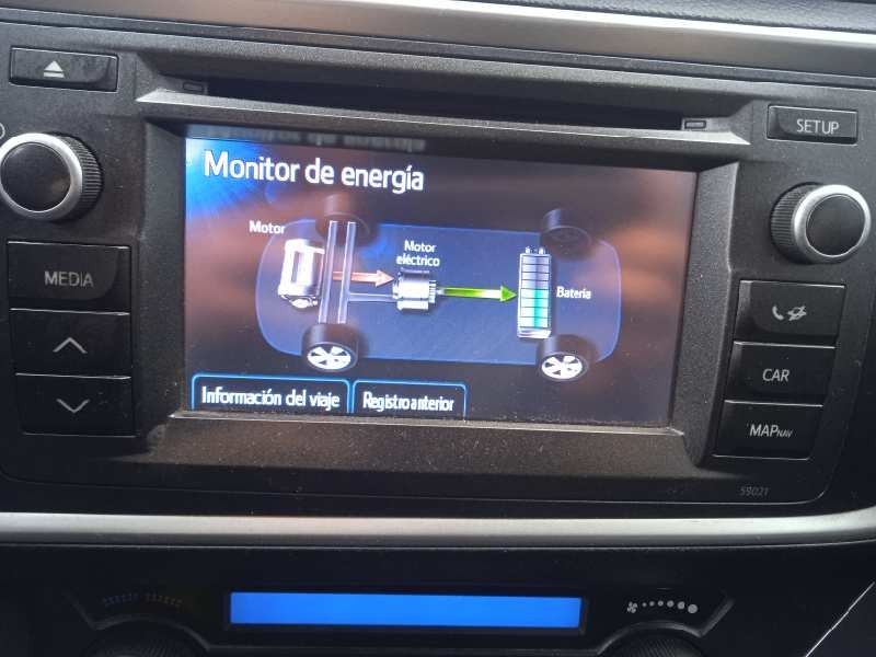 toyota auris del año 2014