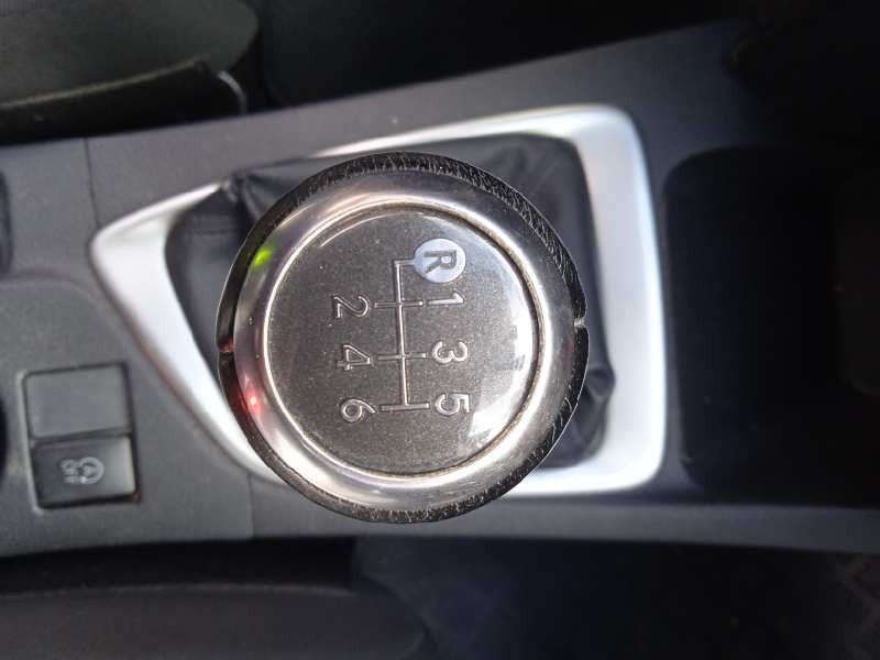 toyota auris del año 2014