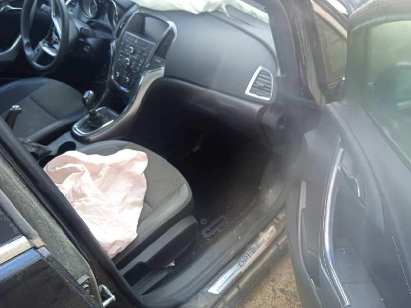 opel astra j lim. del año 2014