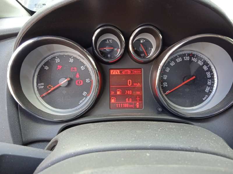 opel astra j lim. del año 2014