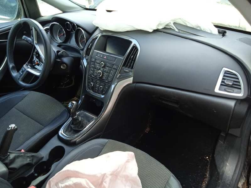 opel astra j lim. del año 2014