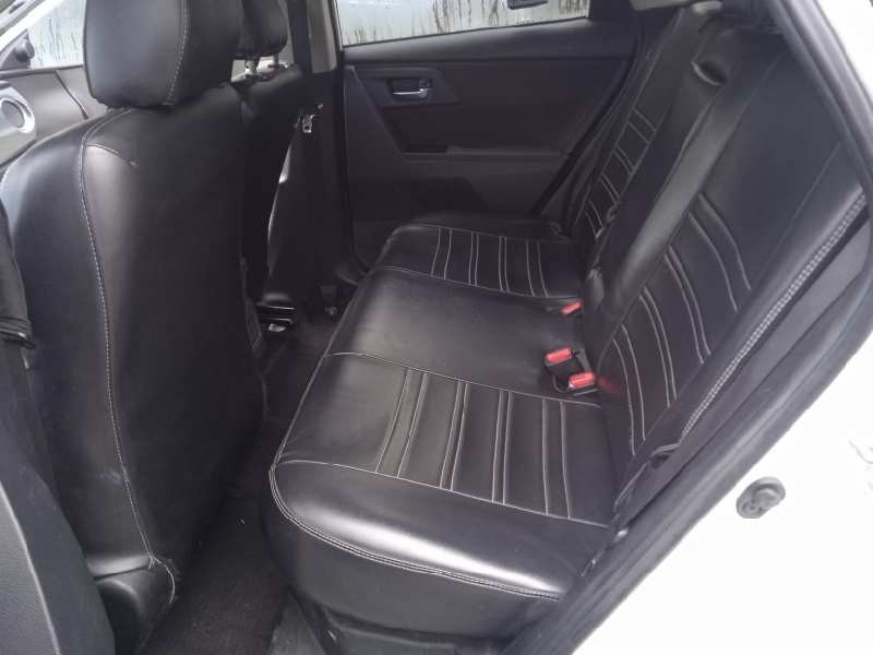 toyota auris del año 2014