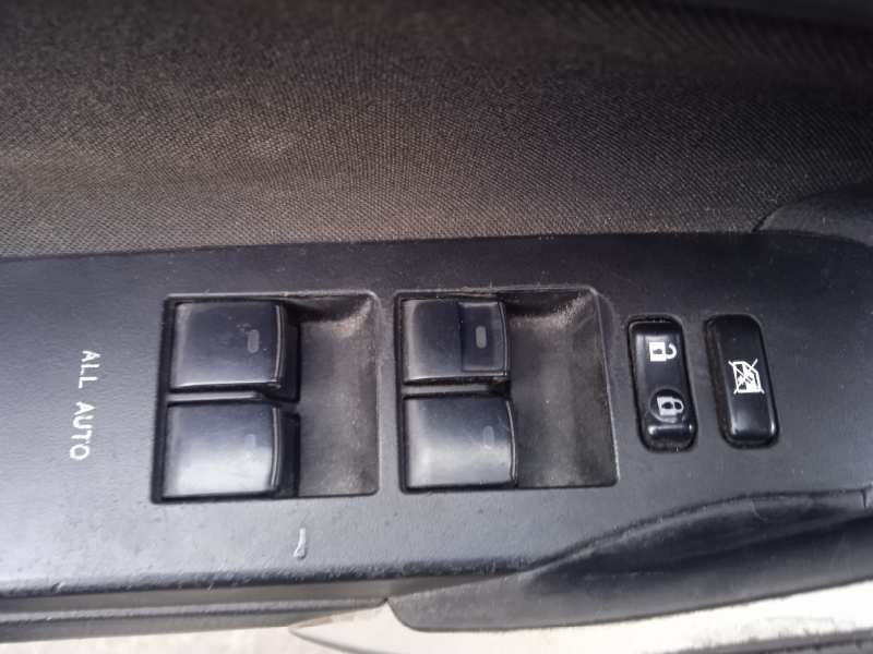 toyota auris del año 2014