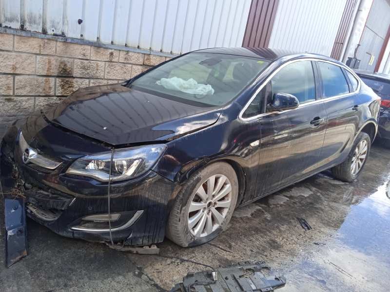 opel astra j lim. del año 2014
