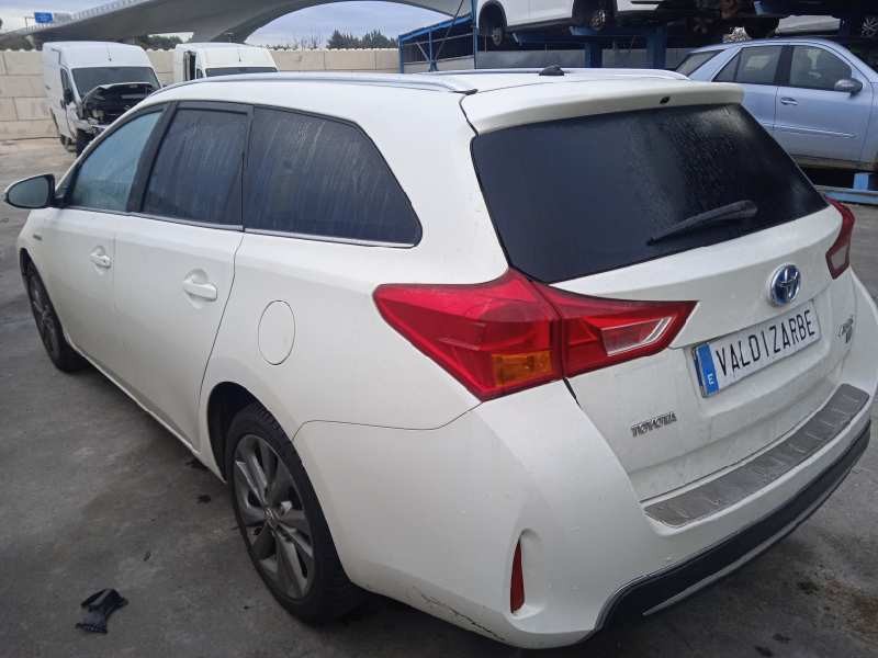 toyota auris del año 2014