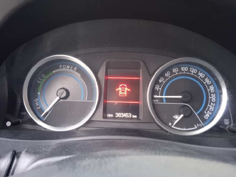 toyota auris del año 2014