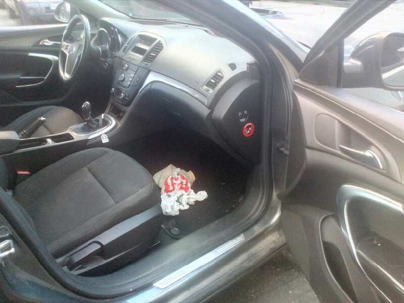 opel insignia berlina del año 2009