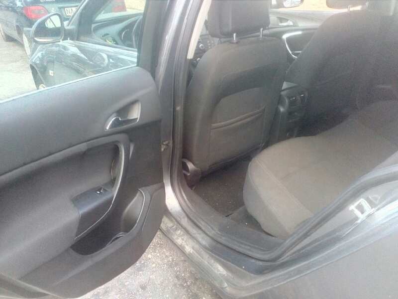 opel insignia berlina del año 2009