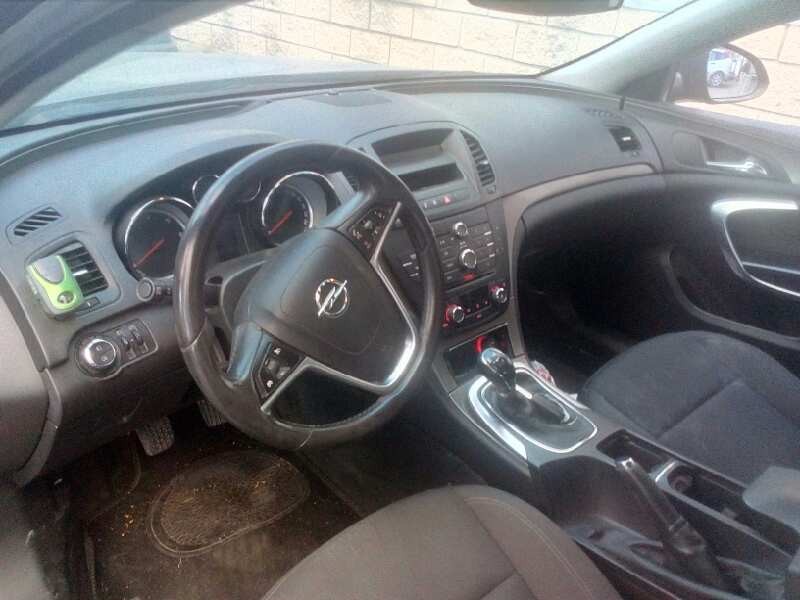 opel insignia berlina del año 2009