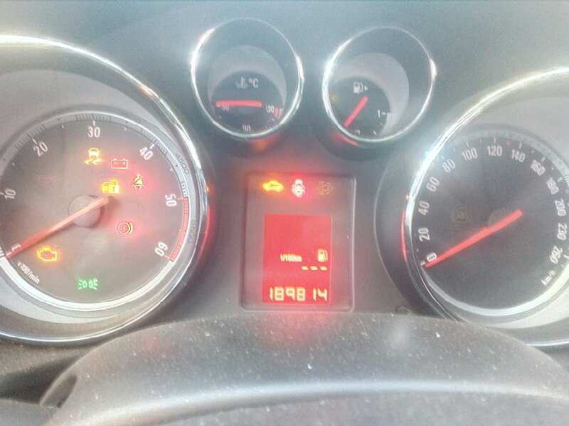 opel insignia berlina del año 2009