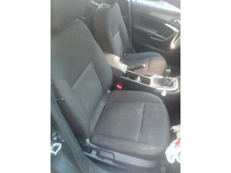 opel insignia berlina del año 2009