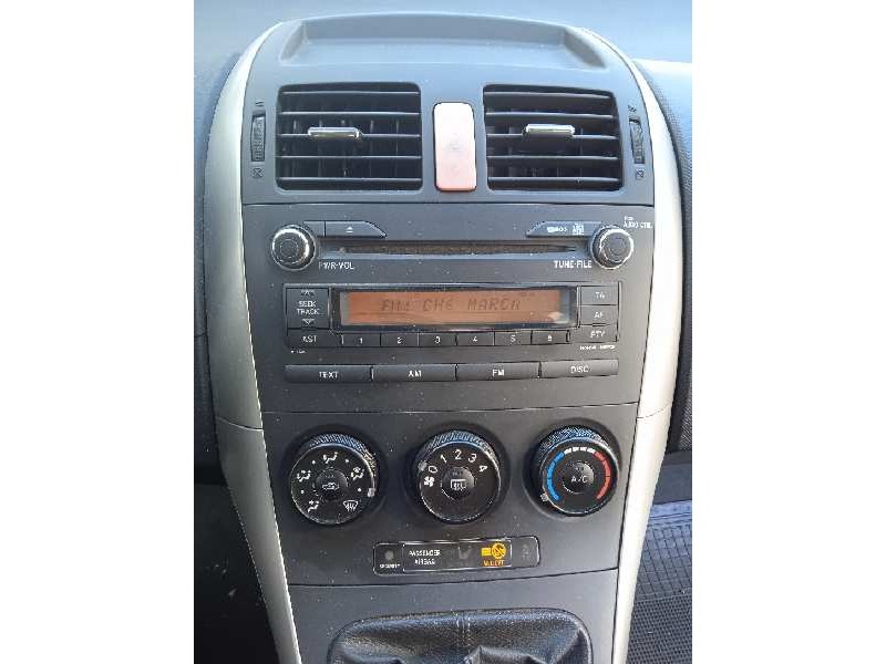 toyota auris del año 2007