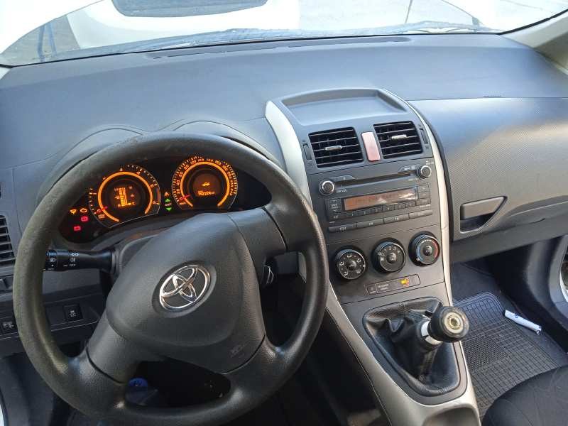 toyota auris del año 2007