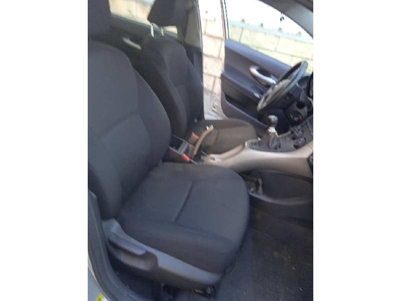 toyota auris del año 2007