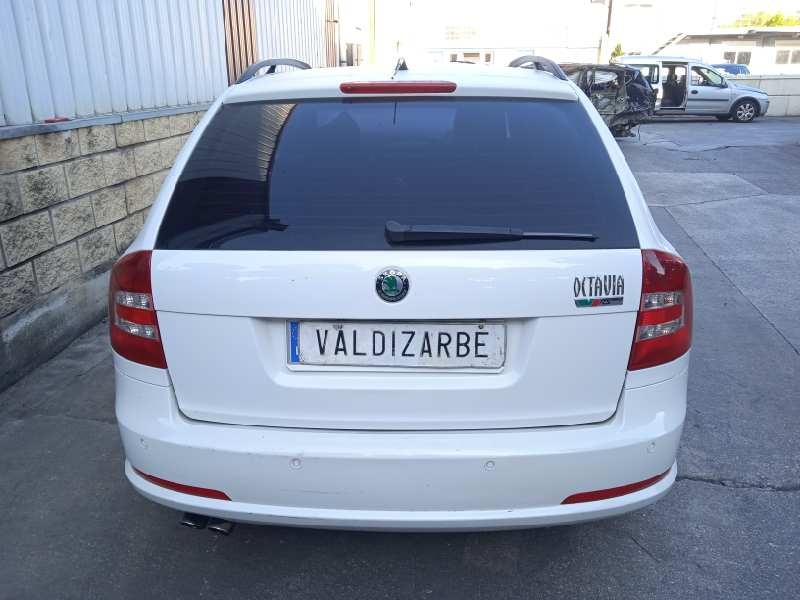skoda octavia combi (1z5) del año 2008