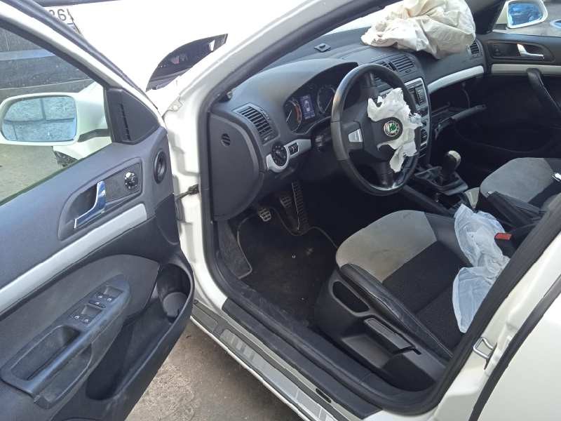 skoda octavia combi (1z5) del año 2008