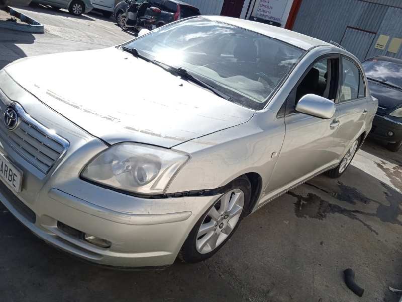 toyota avensis berlina (t25) del año 2004