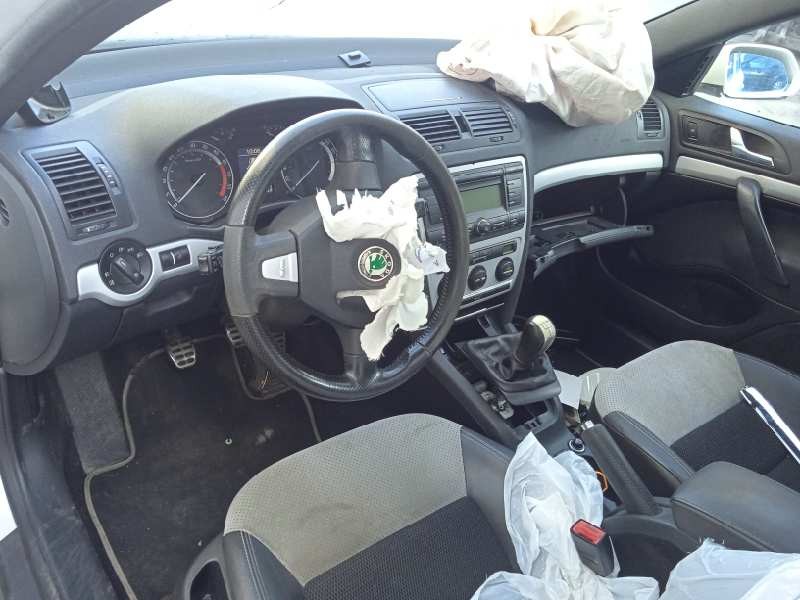 skoda octavia combi (1z5) del año 2008