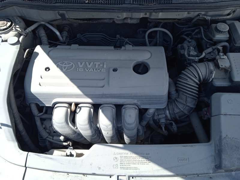toyota avensis berlina (t25) del año 2004