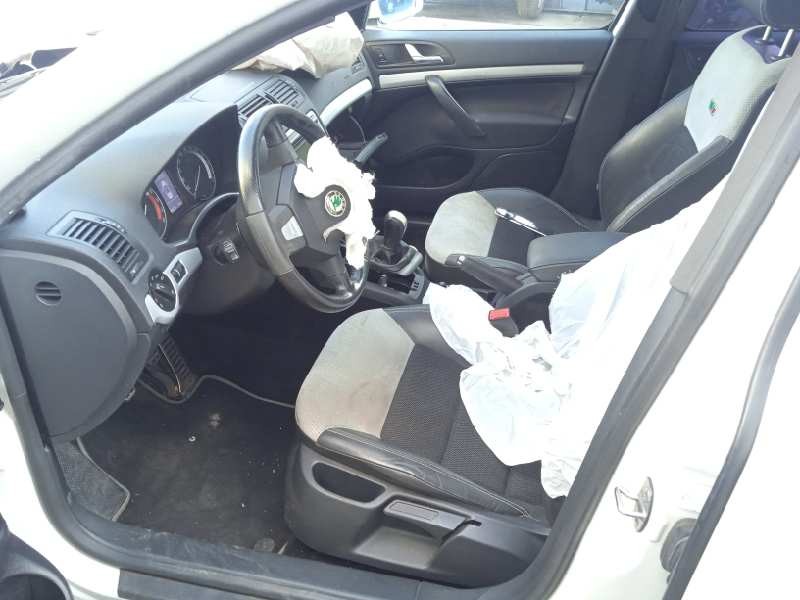 skoda octavia combi (1z5) del año 2008