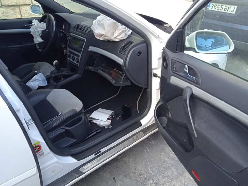 skoda octavia combi (1z5) del año 2008