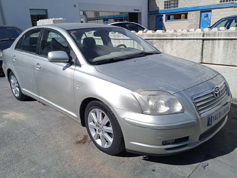 toyota avensis berlina (t25) del año 2004