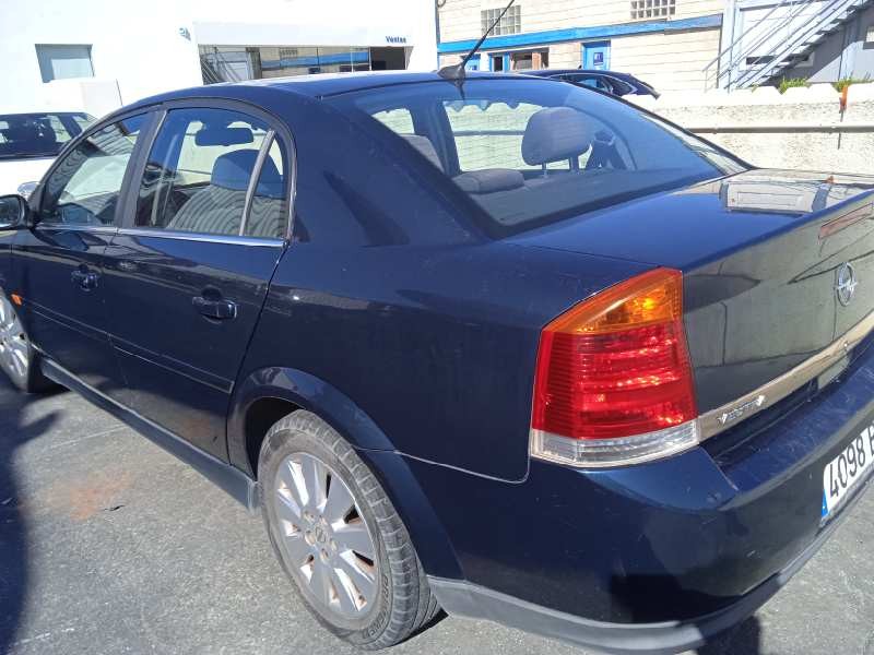 opel vectra c berlina del año 2002