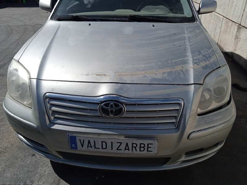 toyota avensis berlina (t25) del año 2004