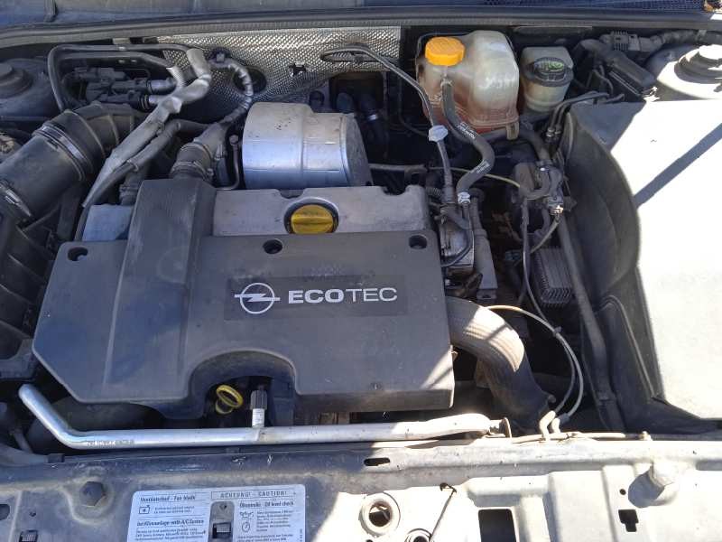 opel vectra c berlina del año 2002