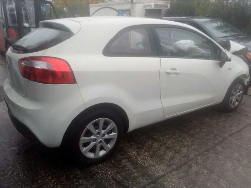 kia rio del año 2014