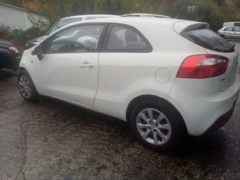 kia rio del año 2014