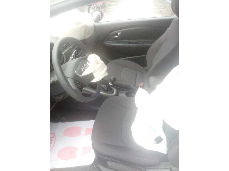 kia rio del año 2014