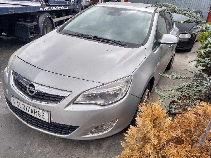 opel astra j lim. del año 2010