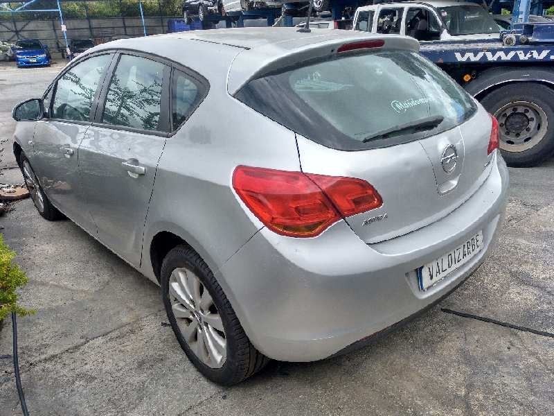 opel astra j lim. del año 2010
