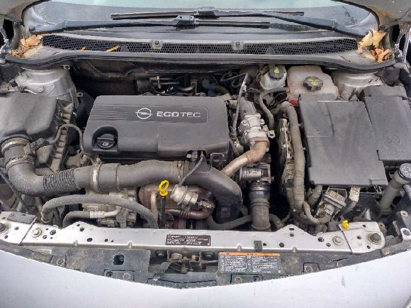 opel astra j lim. del año 2010